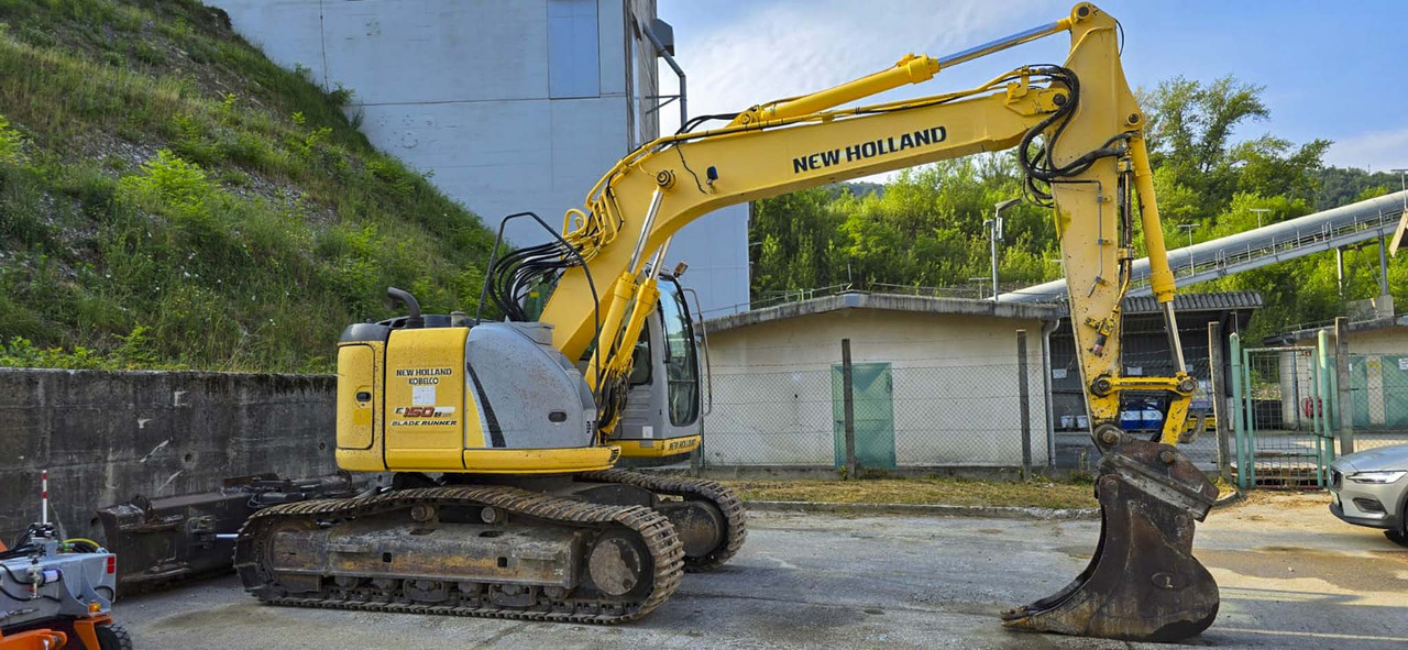 New Holland Kobelco E150BSR-2 Blade Runner - Escavatore cingolato: foto 2 New Holland Kobelco E150BSR-2 Blade Runner - Escavatore cingolato: foto 2