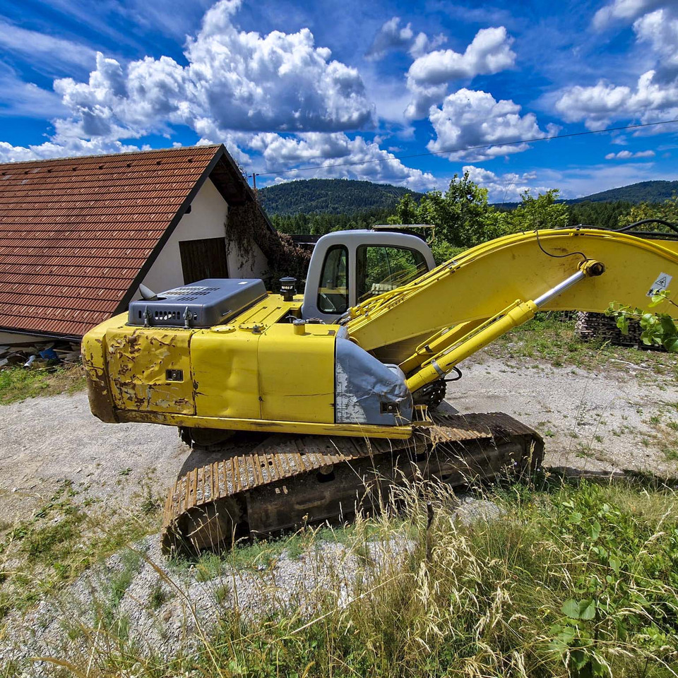New Holland Kobelco E215 - Escavatore cingolato: foto 4 New Holland Kobelco E215 - Escavatore cingolato: foto 4