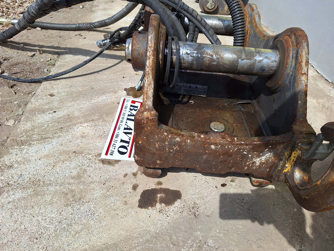 OilQuick quick coupler - Attacco rapido per Escavatore: foto 2 OilQuick quick coupler - Attacco rapido per Escavatore: foto 2