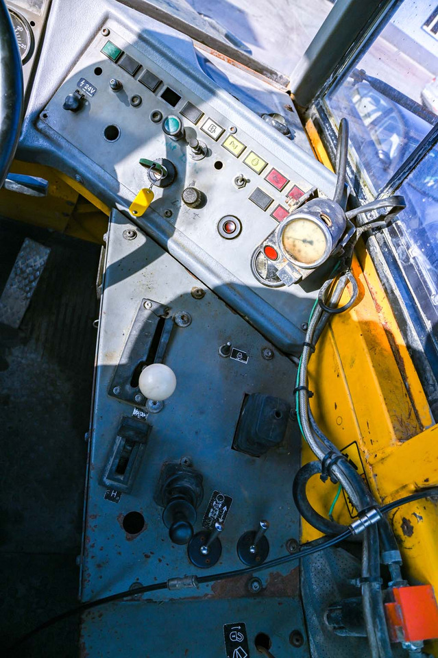 Autobetoniera VOLVO A25C 6X6: foto 41 Autobetoniera VOLVO A25C 6X6: foto 41