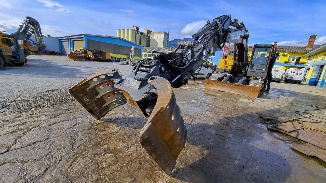 VOLVO ECR235EL - Escavatore cingolato: foto 2 VOLVO ECR235EL - Escavatore cingolato: foto 2