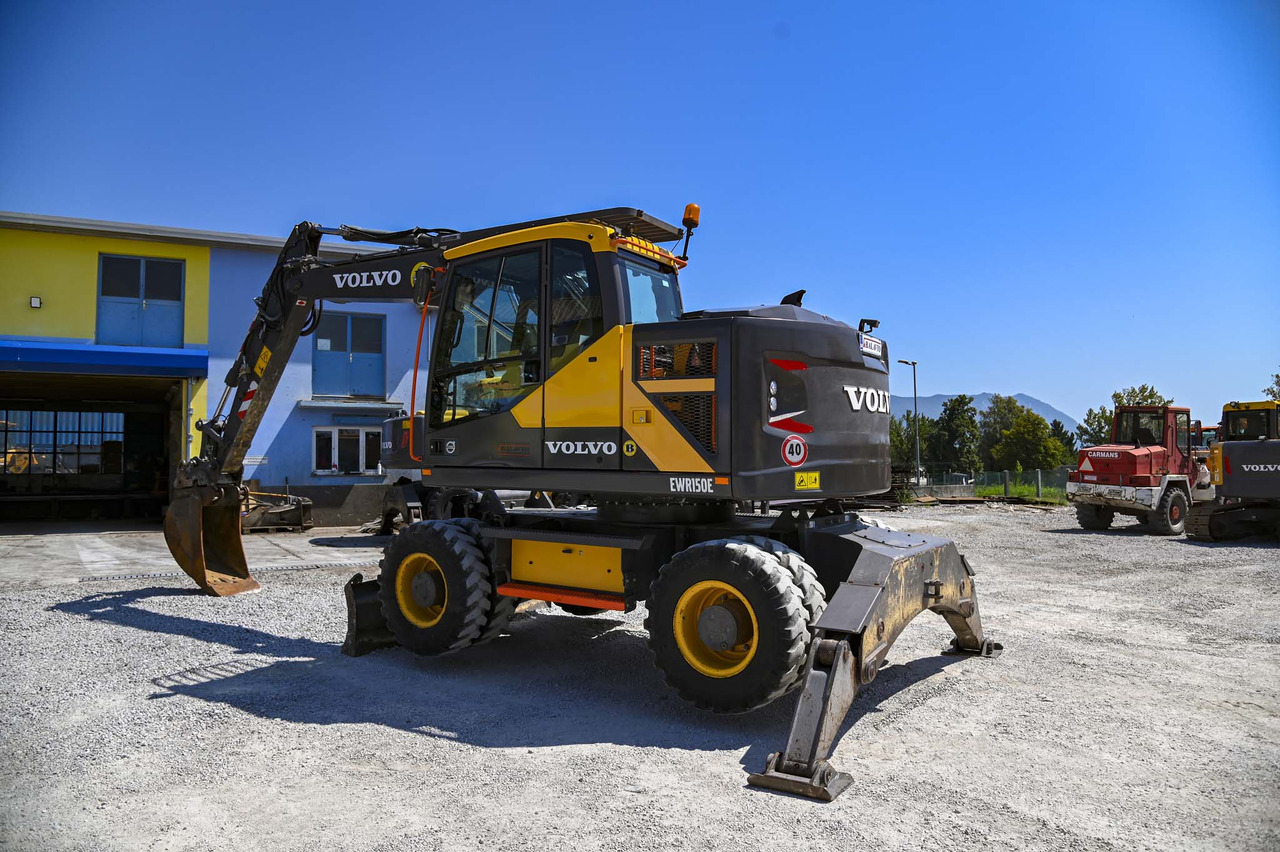 VOLVO EWR150E - Escavatore gommato: foto 4 VOLVO EWR150E - Escavatore gommato: foto 4