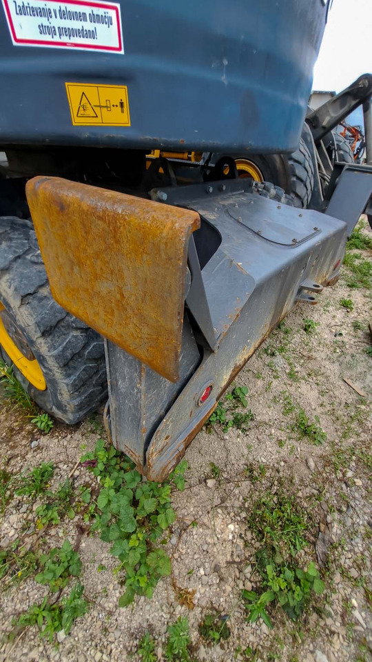 Escavatore gommato VOLVO EWR150E: foto 19