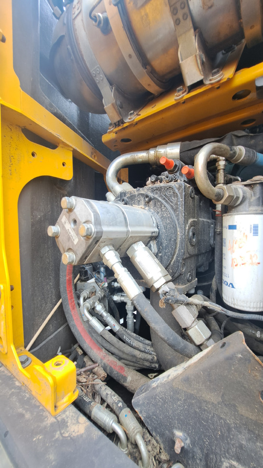 VOLVO EWR150E - Escavatore gommato: foto 5 VOLVO EWR150E - Escavatore gommato: foto 5