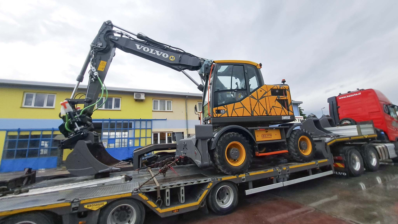 VOLVO EWR150E - Escavatore gommato: foto 2 VOLVO EWR150E - Escavatore gommato: foto 2