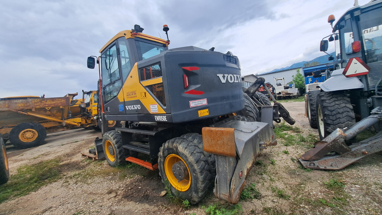 VOLVO EWR150E - Escavatore gommato: foto 1 VOLVO EWR150E - Escavatore gommato: foto 1