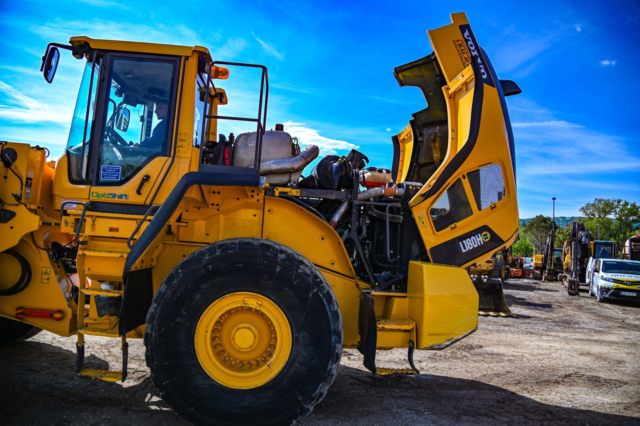 Pala gommata VOLVO L180H: foto 40