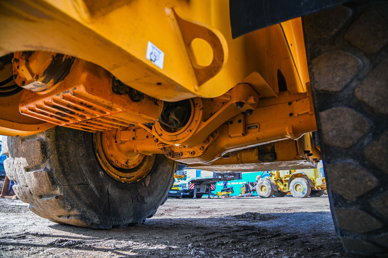 Pala gommata VOLVO L180H: foto 32