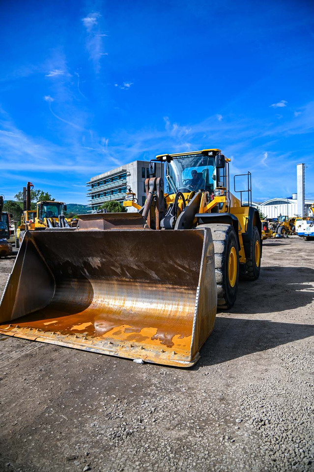 Pala gommata VOLVO L180H: foto 12