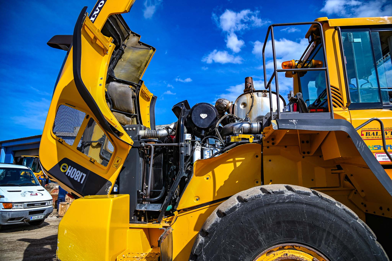 Pala gommata VOLVO L180H: foto 42