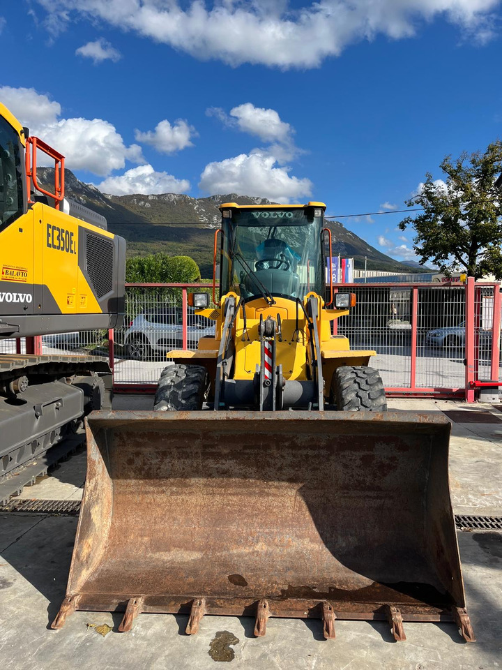 VOLVO L35B - Pala gommata: foto 1 VOLVO L35B - Pala gommata: foto 1