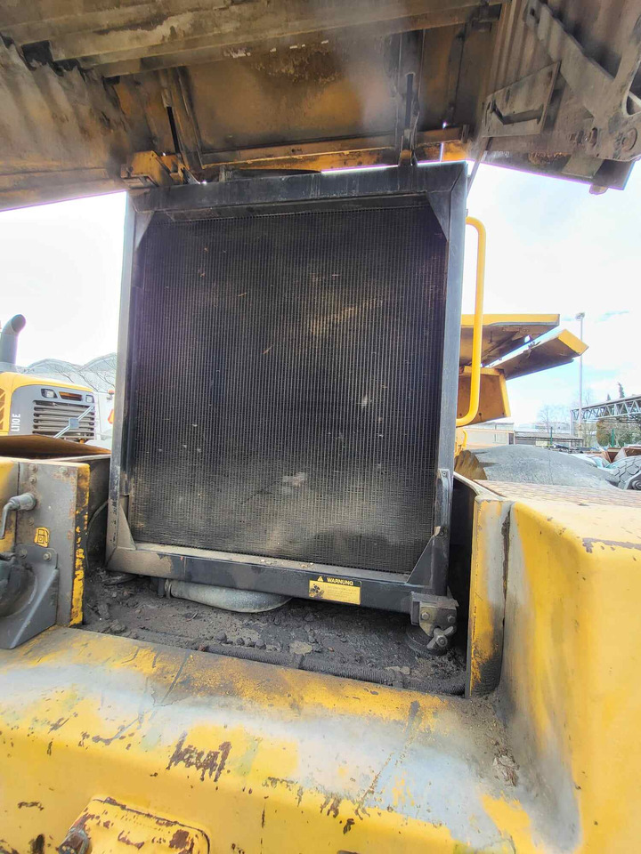 Volvo radiator - Radiatore per Pala: foto 2 Volvo radiator - Radiatore per Pala: foto 2