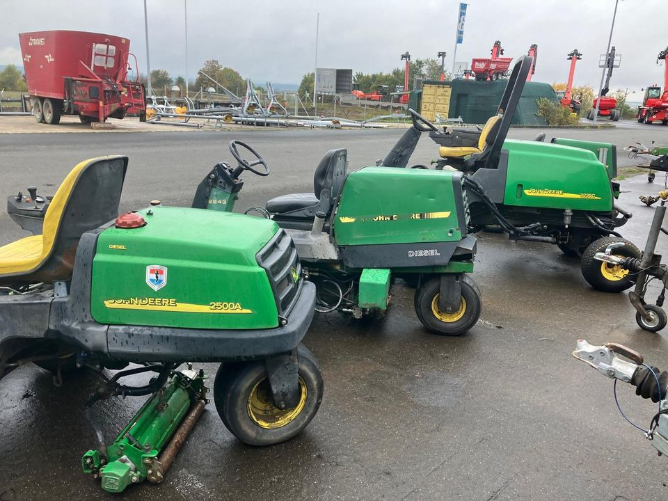 John Deere Spindelmäher, Großflächenmäher 2243, 2500A, 3235C - Tagliaerba: foto 2 John Deere Spindelmäher, Großflächenmäher 2243, 2500A, 3235C - Tagliaerba: foto 2