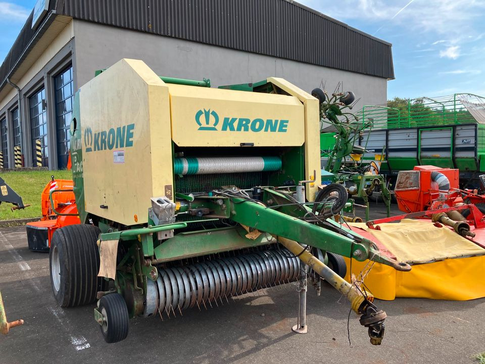 Krone Rundballenpresse VP 1500 MC Schneidwerk Netzbindung - Rotopressa: foto 1 Krone Rundballenpresse VP 1500 MC Schneidwerk Netzbindung - Rotopressa: foto 1
