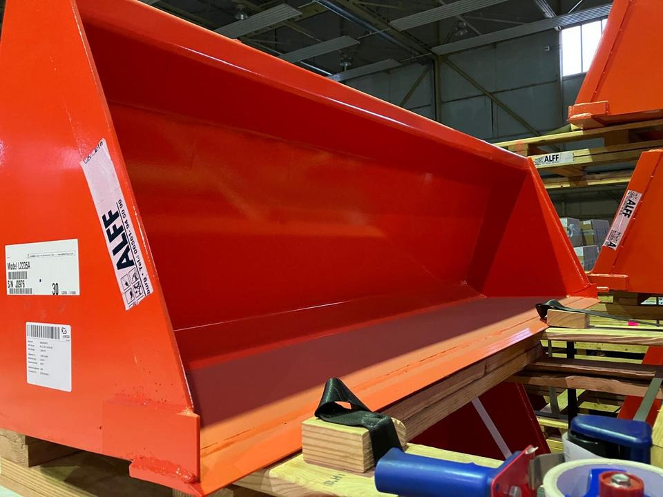 Schaufel Skid Steer 1,80m für Bobcat, Kubota, Solis, Branson - Benna per pala: foto 1 Schaufel Skid Steer 1,80m für Bobcat, Kubota, Solis, Branson - Benna per pala: foto 1