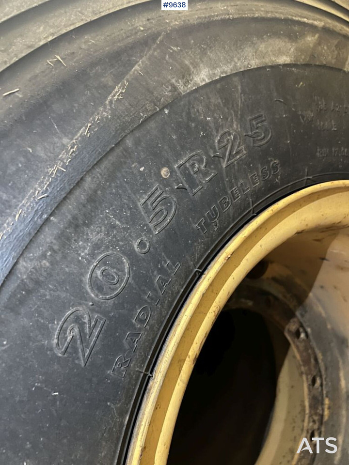 4 Nokian 20.5R25 tires on rims - Ruota completa per Macchina da cantiere: foto 4 4 Nokian 20.5R25 tires on rims - Ruota completa per Macchina da cantiere: foto 4