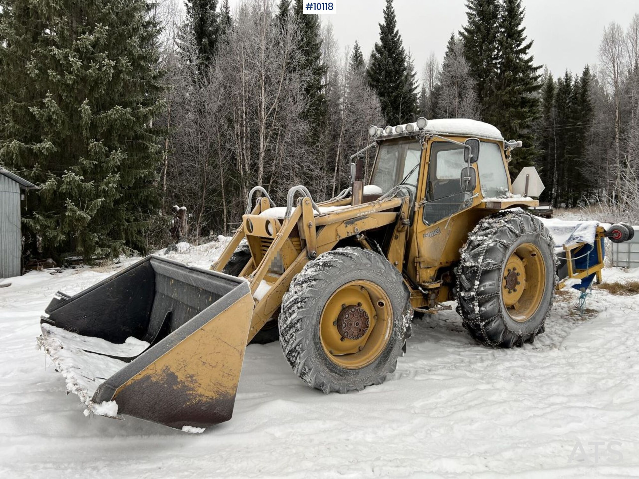 Valmet 702-4 Tractor with bucket - Altra macchina: foto 1 Valmet 702-4 Tractor with bucket - Altra macchina: foto 1