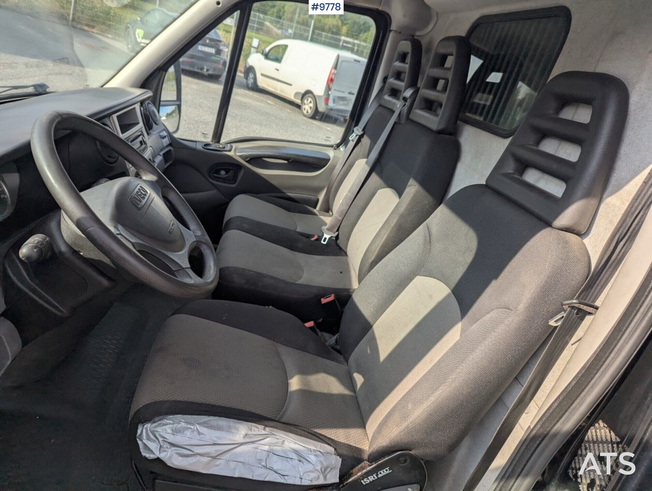 Box Truck Iveco Daily 29L12A V-300 - Furgone chiuso: foto 5 Box Truck Iveco Daily 29L12A V-300 - Furgone chiuso: foto 5