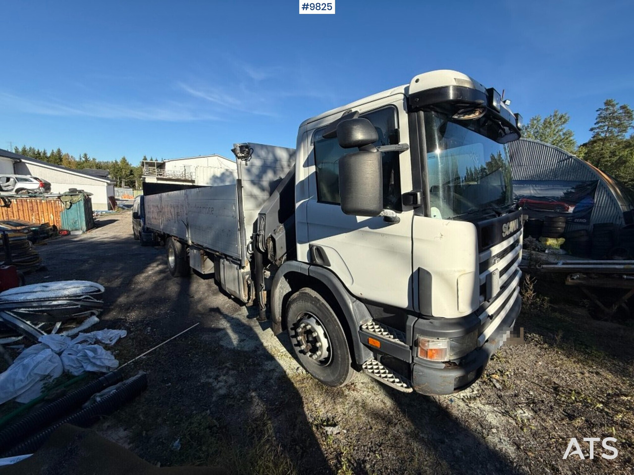 Crane truck Scania P94 230 with tail lift - Autocarro con pianale/ Cassone fisso, Camion con gru: foto 2 Crane truck Scania P94 230 with tail lift - Autocarro con pianale/ Cassone fisso, Camion con gru: foto 2