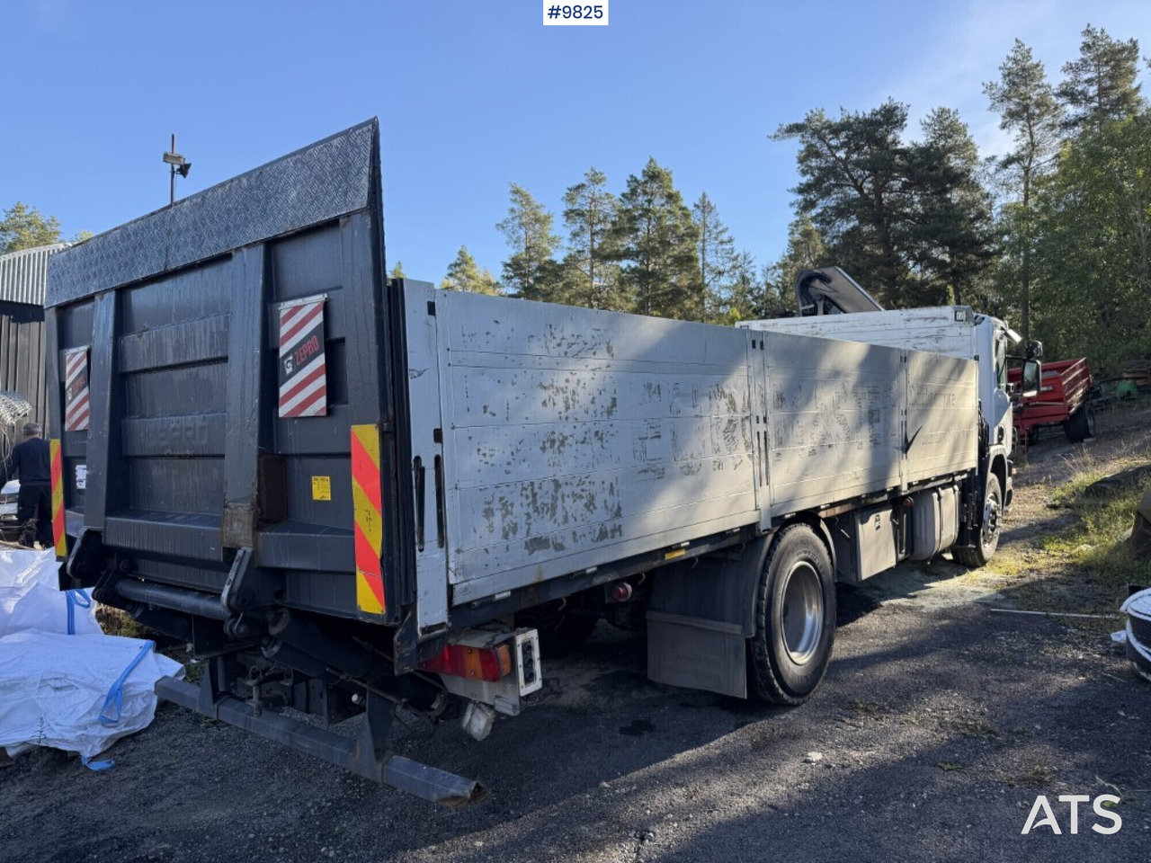 Crane truck Scania P94 230 with tail lift - Autocarro con pianale/ Cassone fisso, Camion con gru: foto 4 Crane truck Scania P94 230 with tail lift - Autocarro con pianale/ Cassone fisso, Camion con gru: foto 4
