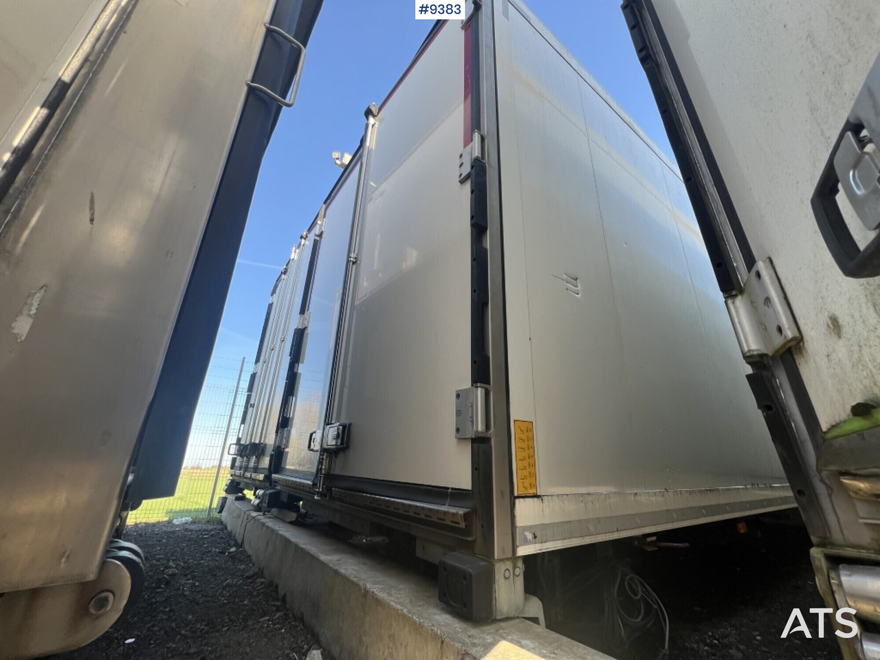 Refrigerated trailer cabinet Schmitz Cargobull - Cassa frigo: foto 1 Refrigerated trailer cabinet Schmitz Cargobull - Cassa frigo: foto 1