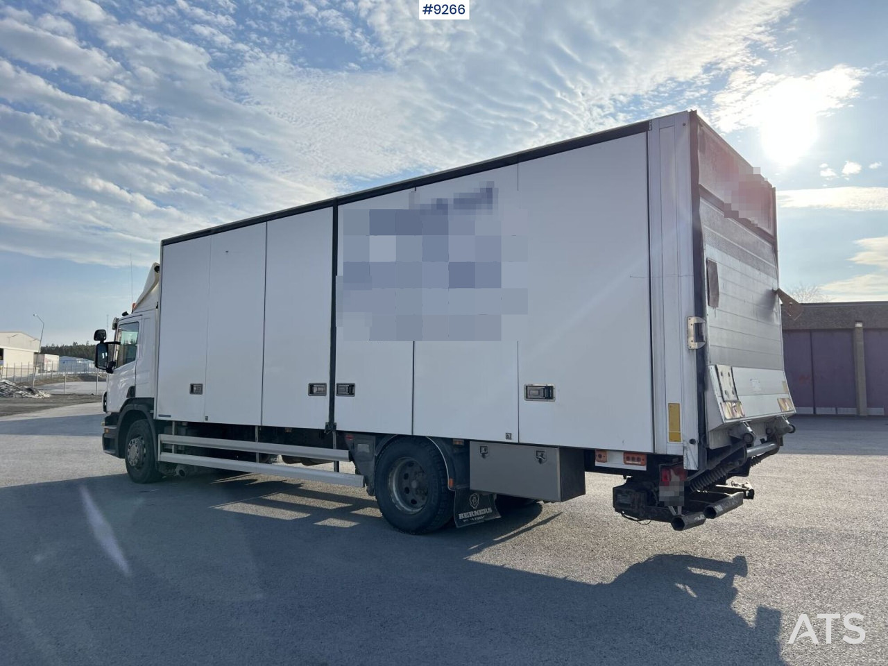 Scania P280 Van with tailgate lift - Autocarro furgonato: foto 3 Scania P280 Van with tailgate lift - Autocarro furgonato: foto 3