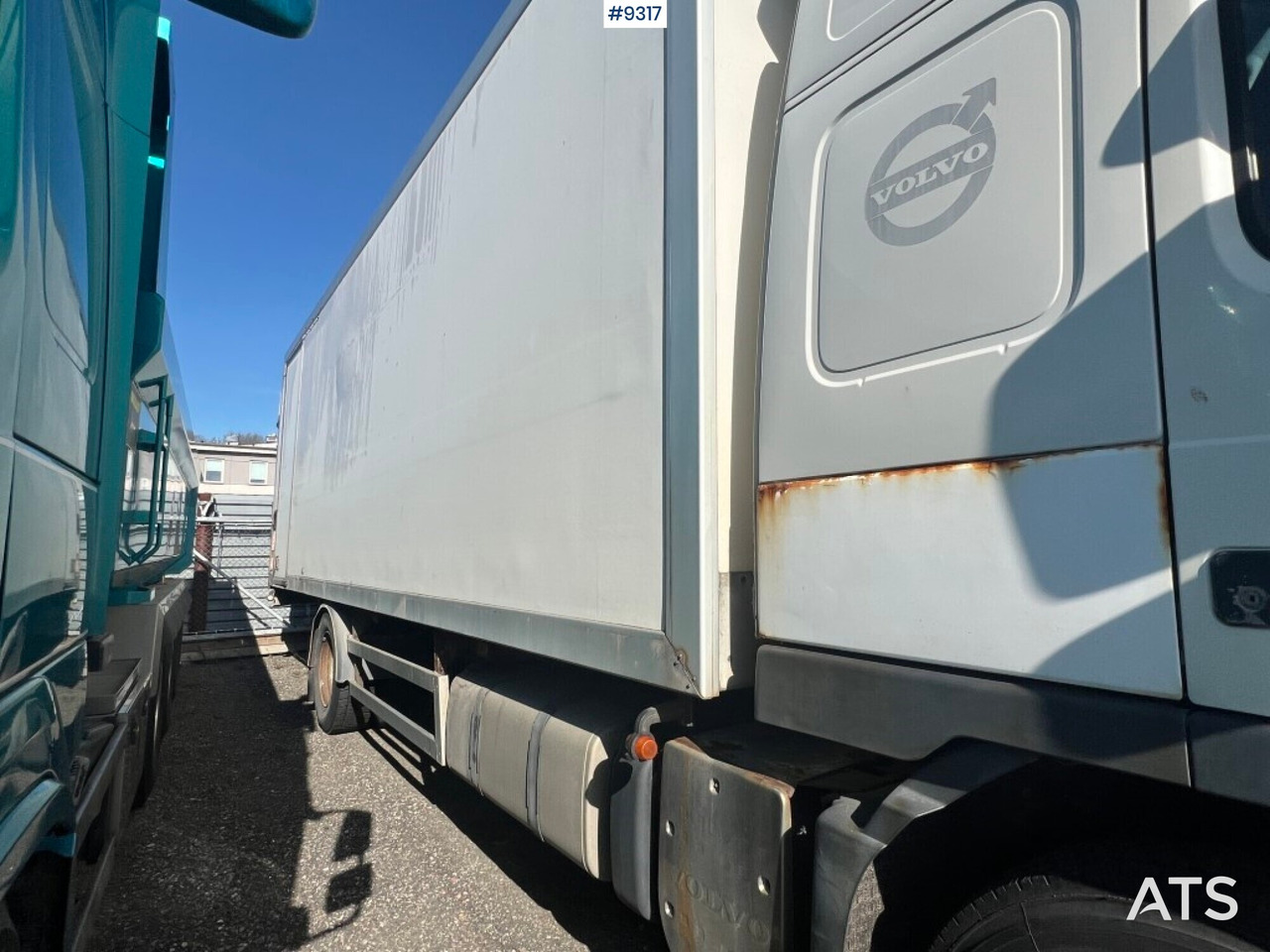 VOLVO FM-340 4X2 Box Truck - Autocarro furgonato: foto 4 VOLVO FM-340 4X2 Box Truck - Autocarro furgonato: foto 4