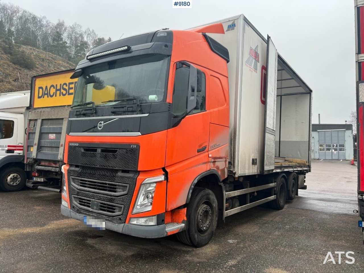 Volvo FH 6*2 Box Truck - Autocarro furgonato: foto 1 Volvo FH 6*2 Box Truck - Autocarro furgonato: foto 1