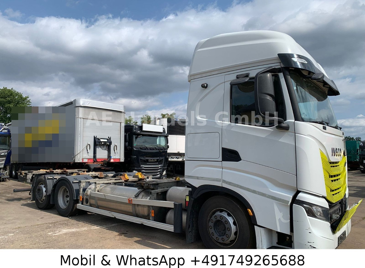 Iveco S-Way 460 LNG BDF 6x2 *Retarder/Lenk+Lift/AHK - Autocarro portacontainer/ Caisse interchangeable: foto 2 Iveco S-Way 460 LNG BDF 6x2 *Retarder/Lenk+Lift/AHK - Autocarro portacontainer/ Caisse interchangeable: foto 2