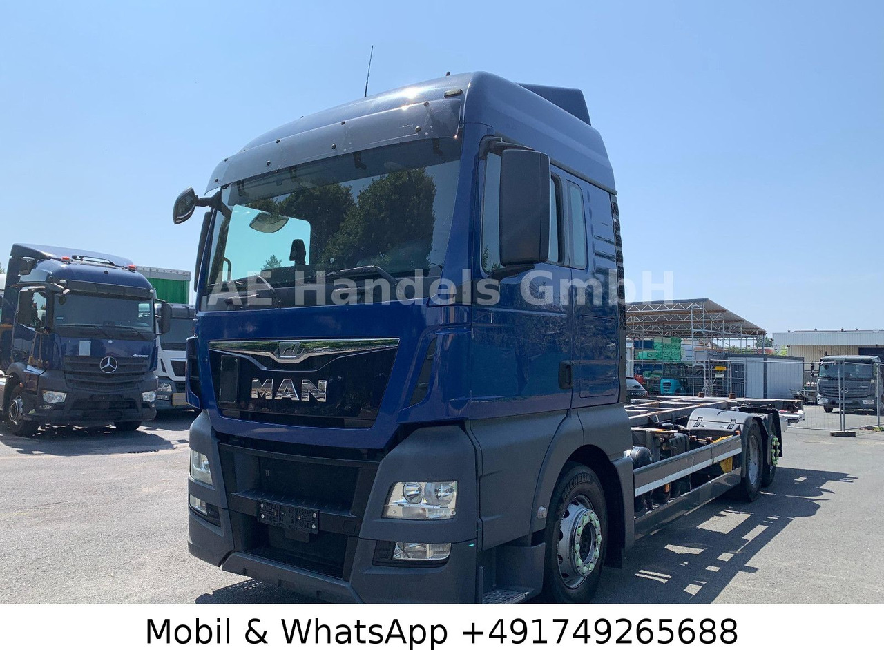 MAN TGX 26.440 XLX LL 6x2 *Retarder/LDW/LBW/3.Lenk - Autocarro portacontainer/ Caisse interchangeable: foto 1 MAN TGX 26.440 XLX LL 6x2 *Retarder/LDW/LBW/3.Lenk - Autocarro portacontainer/ Caisse interchangeable: foto 1