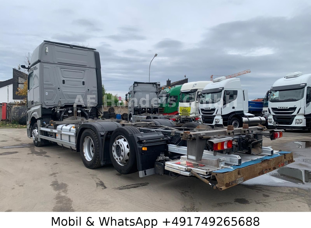 Mercedes-Benz Actros V 2545 BigSpace LL*Retarder/LBW/Lenk+Lift - Autocarro portacontainer/ Caisse interchangeable: foto 3 Mercedes-Benz Actros V 2545 BigSpace LL*Retarder/LBW/Lenk+Lift - Autocarro portacontainer/ Caisse interchangeable: foto 3