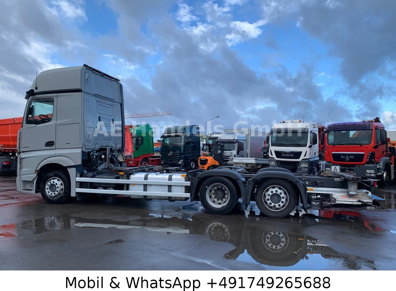 Mercedes-Benz Actros V 2545 GigaSpace BDF LL*Retarder/LBW/L+L - Autocarro portacontainer/ Caisse interchangeable: foto 2 Mercedes-Benz Actros V 2545 GigaSpace BDF LL*Retarder/LBW/L+L - Autocarro portacontainer/ Caisse interchangeable: foto 2