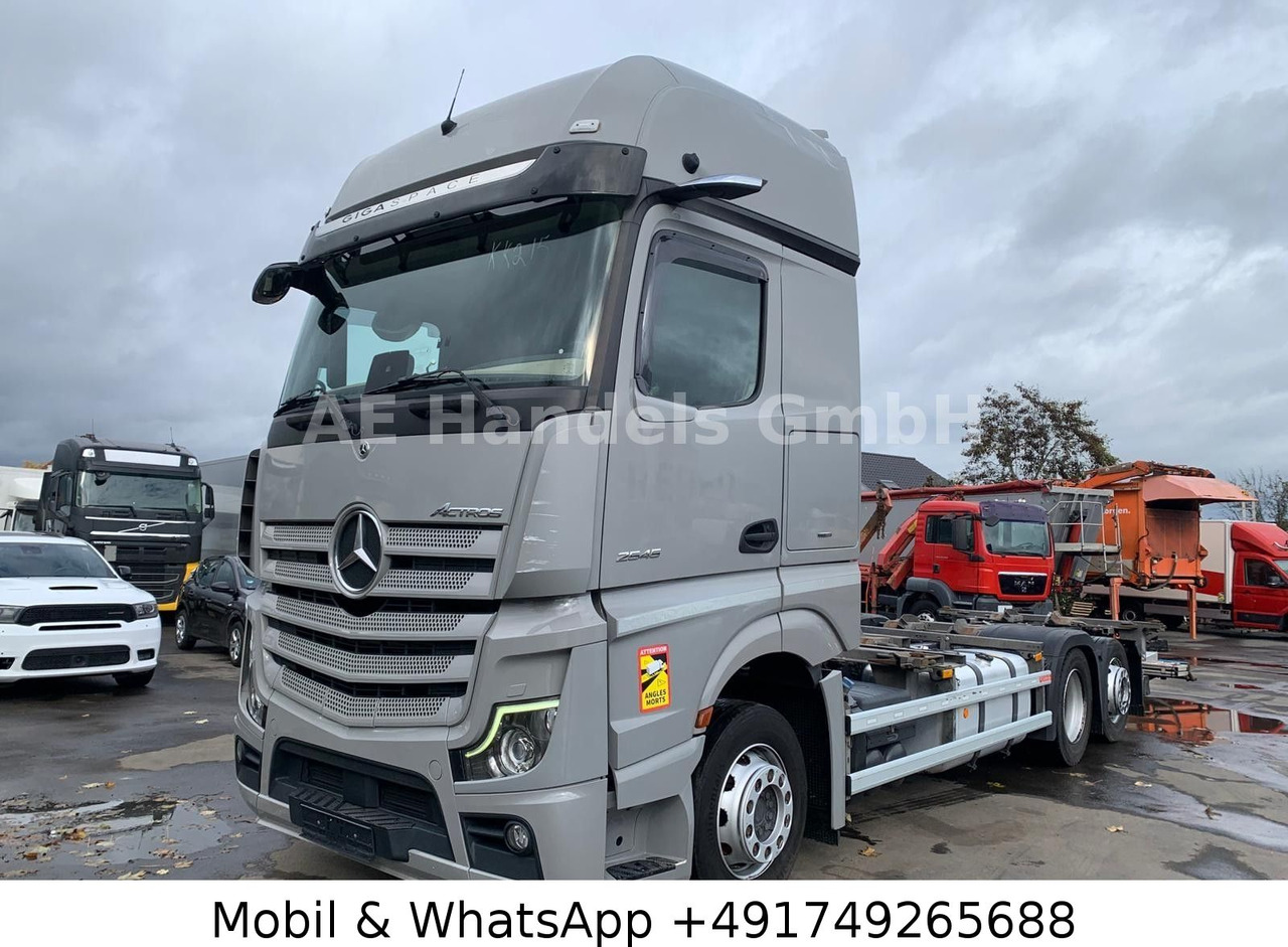 Mercedes-Benz Actros V 2545 GigaSpace BDF LL*Retarder/LBW/L+L - Autocarro portacontainer/ Caisse interchangeable: foto 1 Mercedes-Benz Actros V 2545 GigaSpace BDF LL*Retarder/LBW/L+L - Autocarro portacontainer/ Caisse interchangeable: foto 1