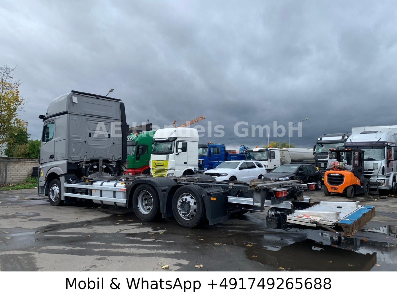 Mercedes-Benz Actros V 2545 GigaSpace BDF LL*Retarder/LBW/L+L - Autocarro portacontainer/ Caisse interchangeable: foto 2 Mercedes-Benz Actros V 2545 GigaSpace BDF LL*Retarder/LBW/L+L - Autocarro portacontainer/ Caisse interchangeable: foto 2