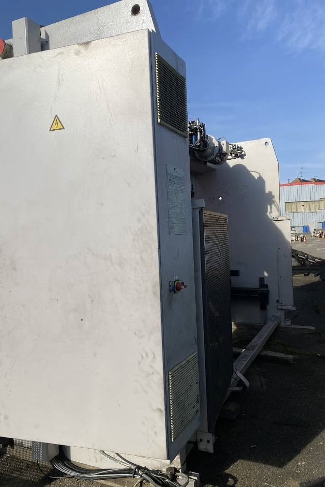 BEYELER Presse/Plieuse PR6 2000KNx4100MM endommagé - Pressa piegatrice: foto 4 BEYELER Presse/Plieuse PR6 2000KNx4100MM endommagé - Pressa piegatrice: foto 4