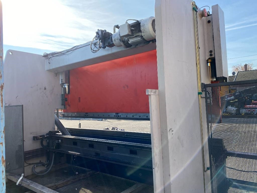 BEYELER Presse/Plieuse PR6 2000KNx4100MM endommagé - Pressa piegatrice: foto 3 BEYELER Presse/Plieuse PR6 2000KNx4100MM endommagé - Pressa piegatrice: foto 3