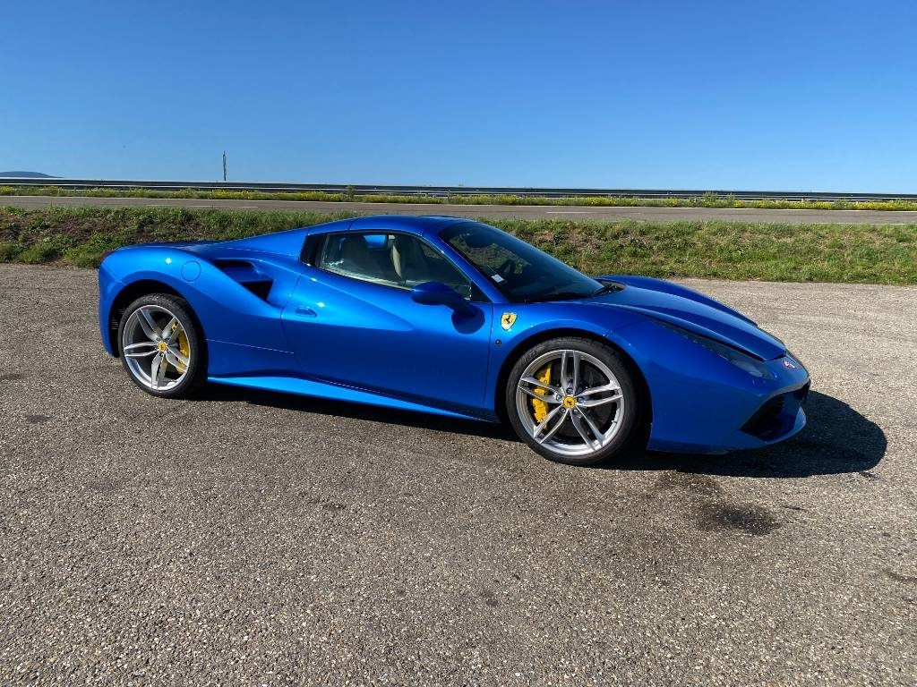 Ferrari 488 SPIDER -Carte Grise Française endommagé - Cabriolet: foto 4 Ferrari 488 SPIDER -Carte Grise Française endommagé - Cabriolet: foto 4