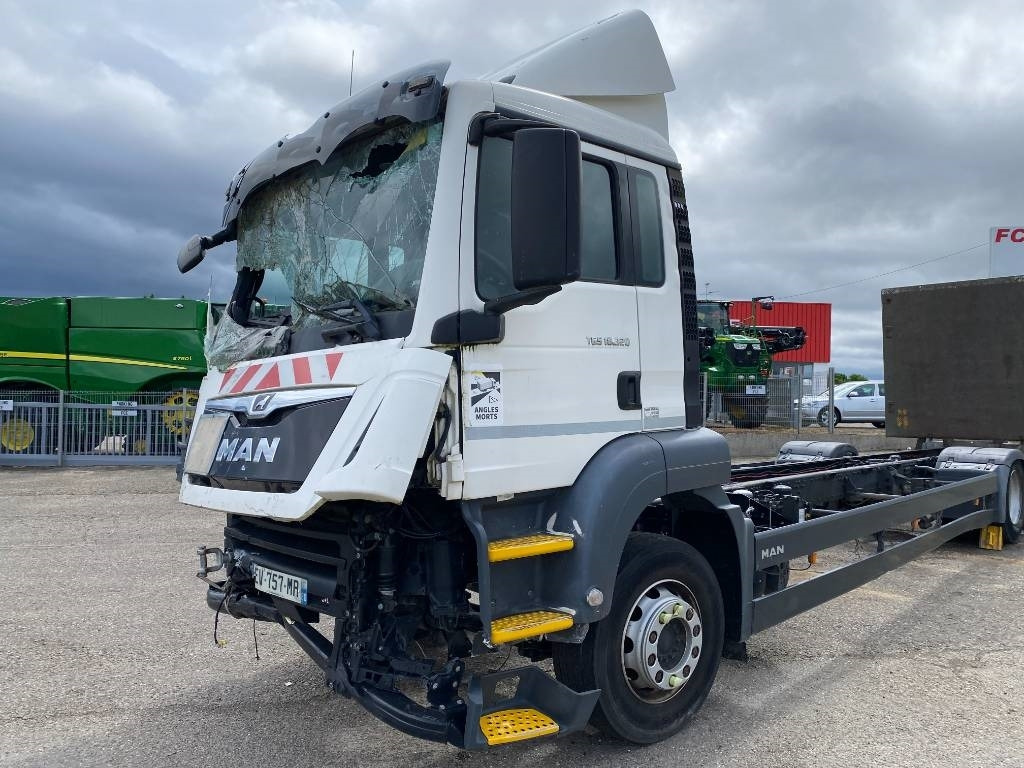 Autocarro telaio MAN TGS 18.320 *VENDU SANS MOTEUR NI BOITE DE VITESSE*: foto 29