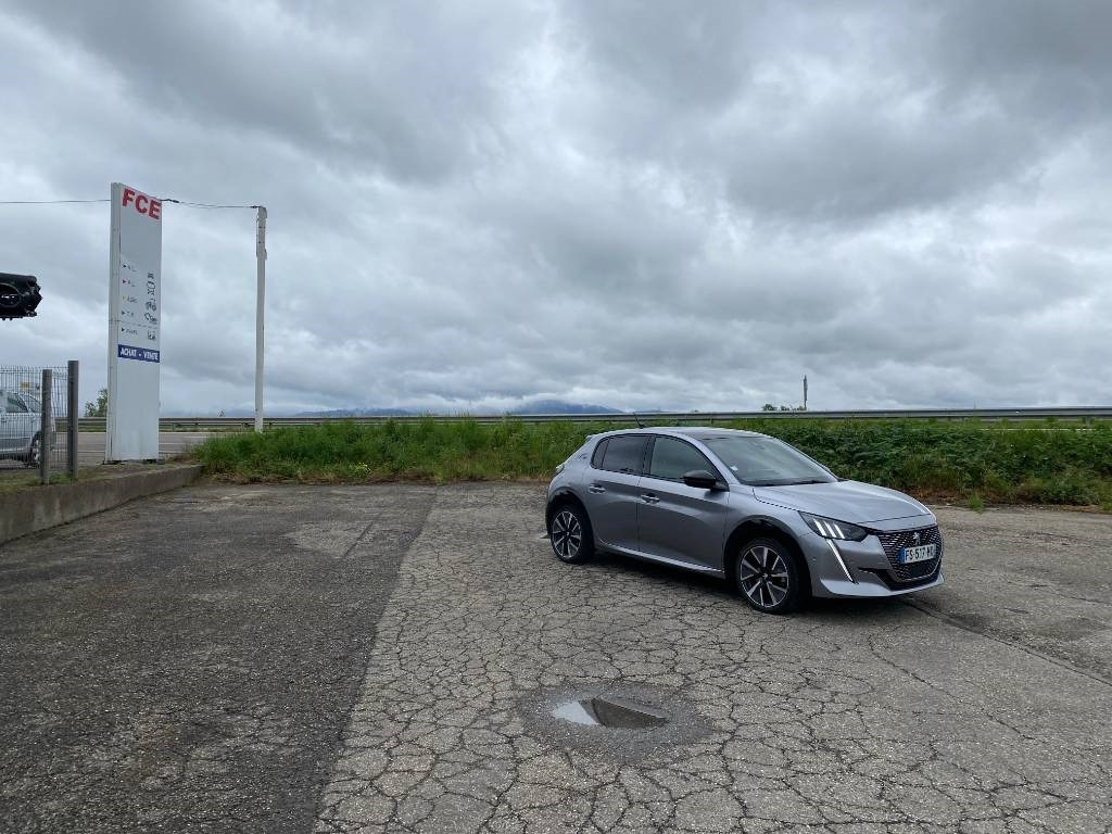 Peugeot e208 136/GT-Line Toit Panoramique 1er Main - Autovettura: foto 3 Peugeot e208 136/GT-Line Toit Panoramique 1er Main - Autovettura: foto 3