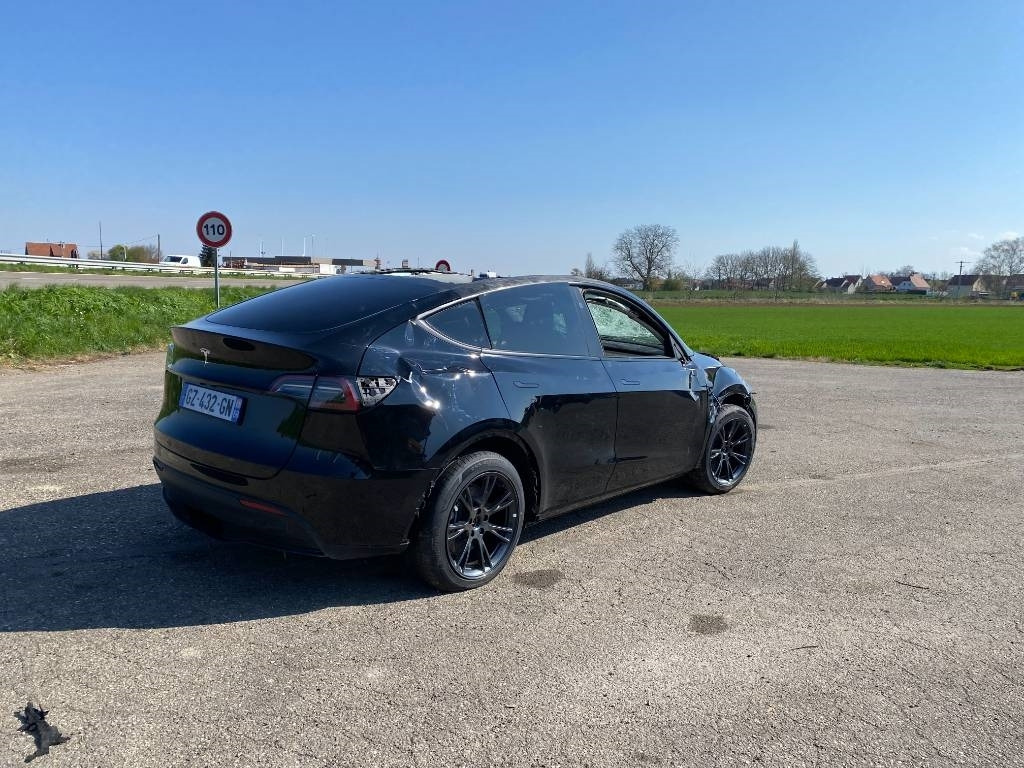 Tesla Model Y RWD/Origine Française endommagée - Berlina: foto 5 Tesla Model Y RWD/Origine Française endommagée - Berlina: foto 5