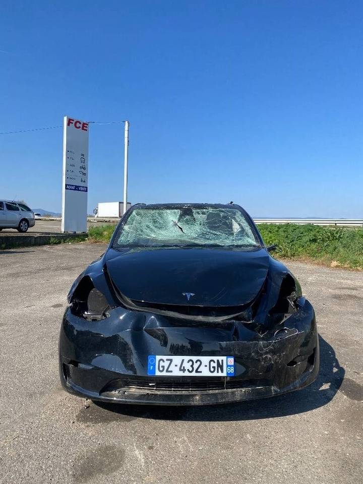 Tesla Model Y RWD/Origine Française endommagée - Autovettura: foto 2 Tesla Model Y RWD/Origine Française endommagée - Autovettura: foto 2