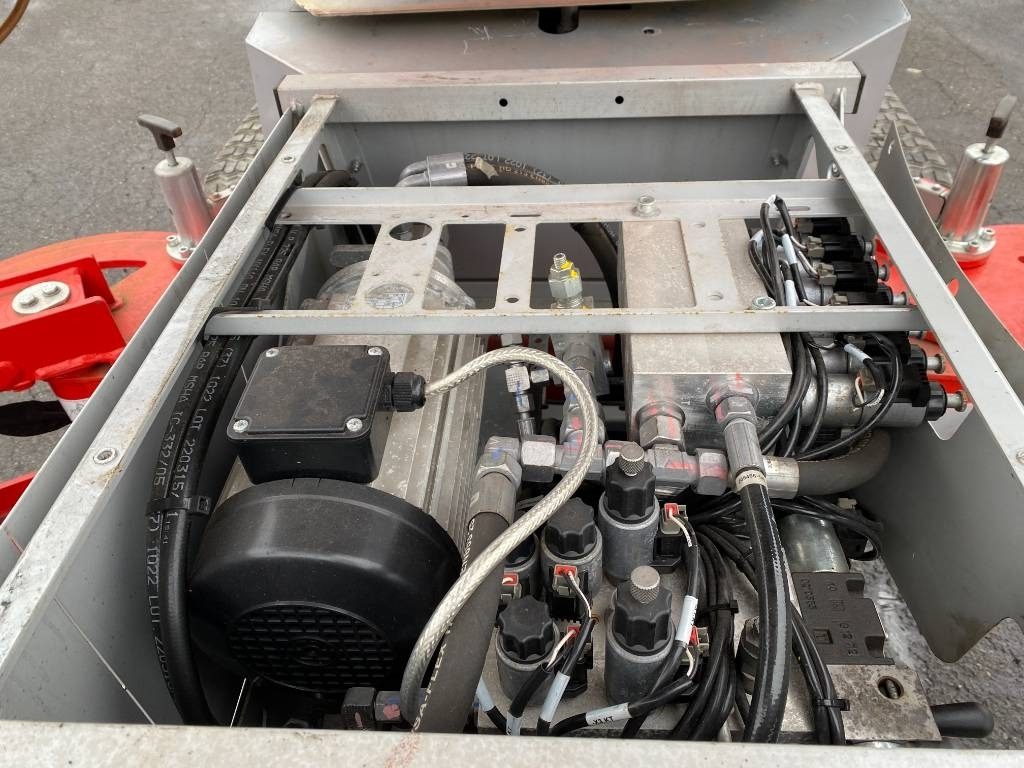 Piattaforma aerea Teupen LEO35T/PLUS a réparer: foto 33
