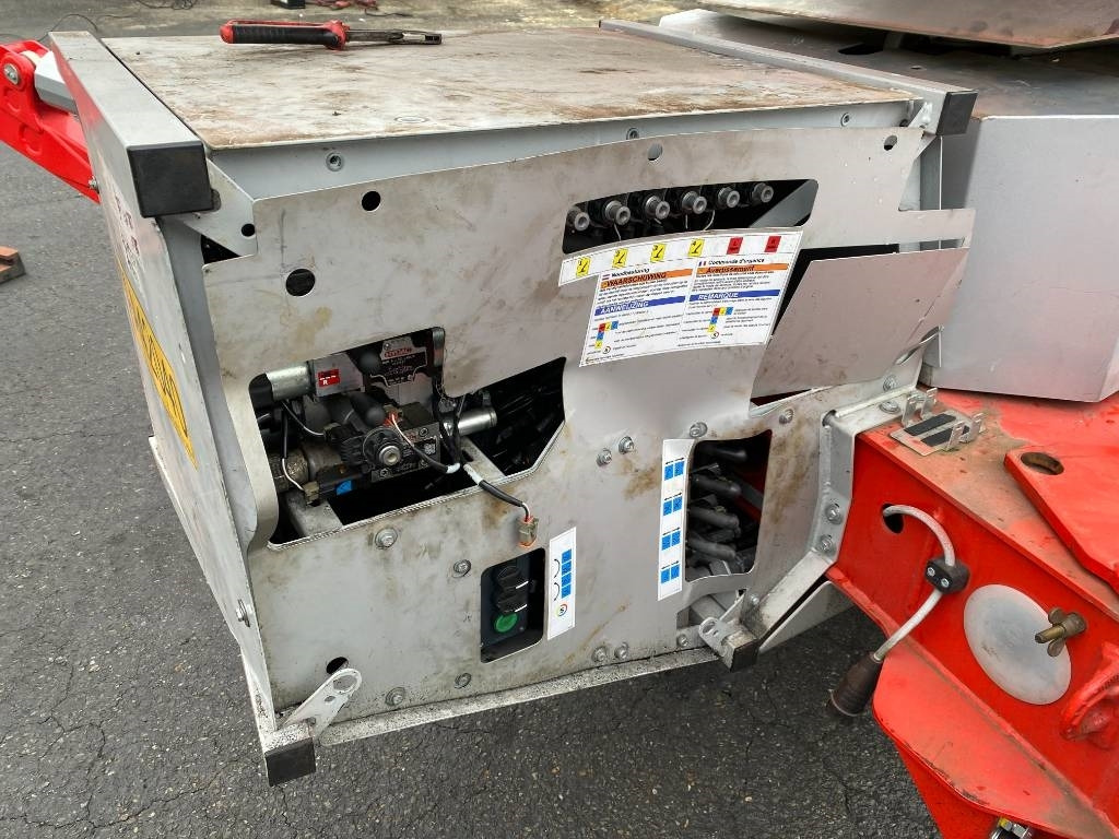Piattaforma aerea Teupen LEO35T/PLUS a réparer: foto 32