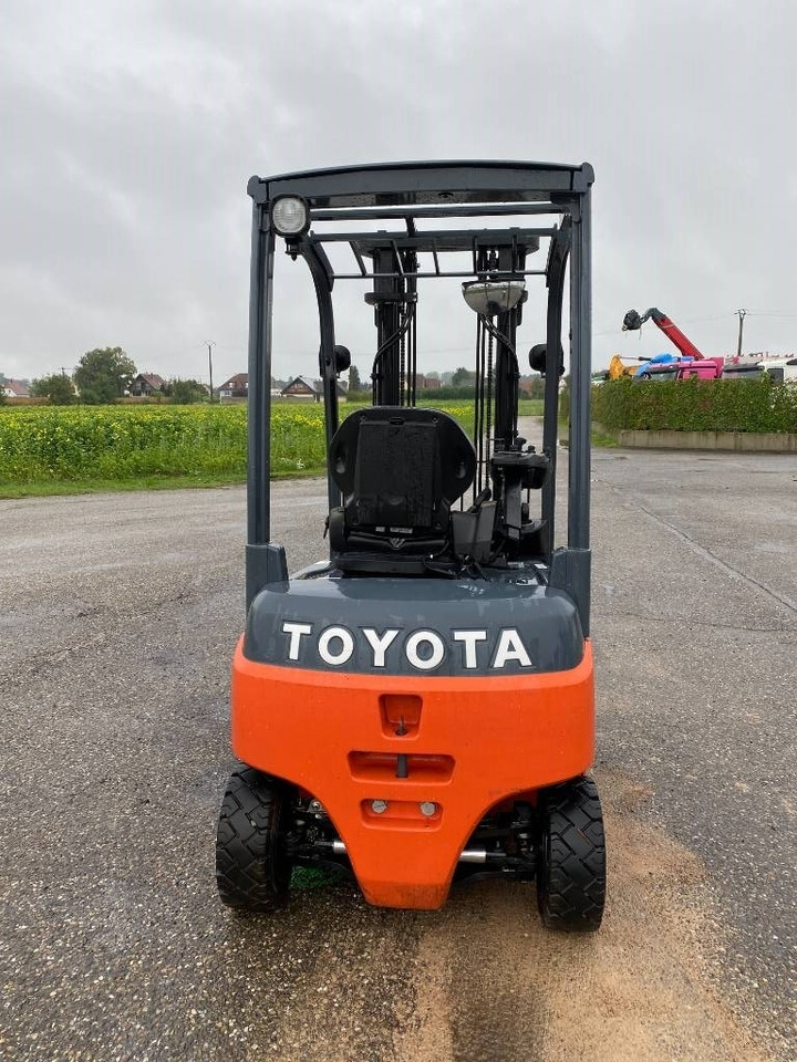 Toyota TRAIGO 48/16-8FBMK16T endommagé - Carrello elevatore elettrico: foto 4 Toyota TRAIGO 48/16-8FBMK16T endommagé - Carrello elevatore elettrico: foto 4