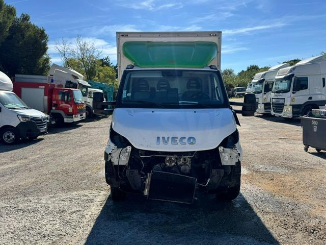 Iveco 70C180 CAISSE HAYON - Furgone box: foto 2 Iveco 70C180 CAISSE HAYON - Furgone box: foto 2