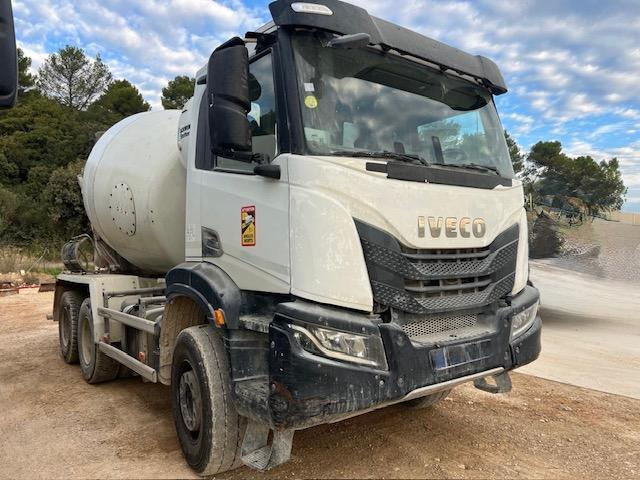 Iveco X-WAY 420 MALAXEUR STETTER 6X4 - Autobetoniera: foto 2 Iveco X-WAY 420 MALAXEUR STETTER 6X4 - Autobetoniera: foto 2