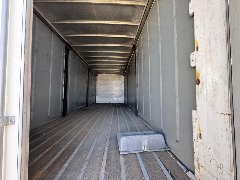 Mercedes ACTROS 2535 PLATEAU RIDELLE BACHE HAYON - Camion centinato: foto 5 Mercedes ACTROS 2535 PLATEAU RIDELLE BACHE HAYON - Camion centinato: foto 5