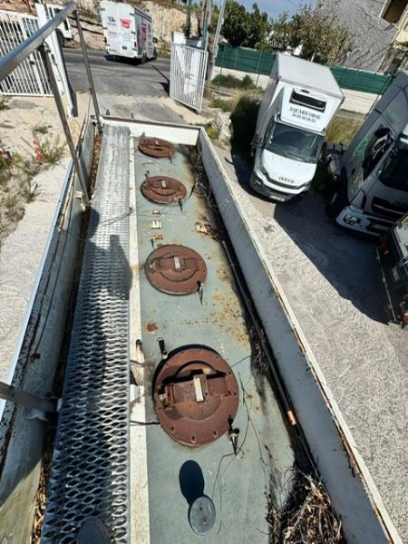 Renault MIDLUM 210 CITERNE MERCERON 11000 L 4 COMPARTIMENTS - Camion cisterna: foto 4 Renault MIDLUM 210 CITERNE MERCERON 11000 L 4 COMPARTIMENTS - Camion cisterna: foto 4