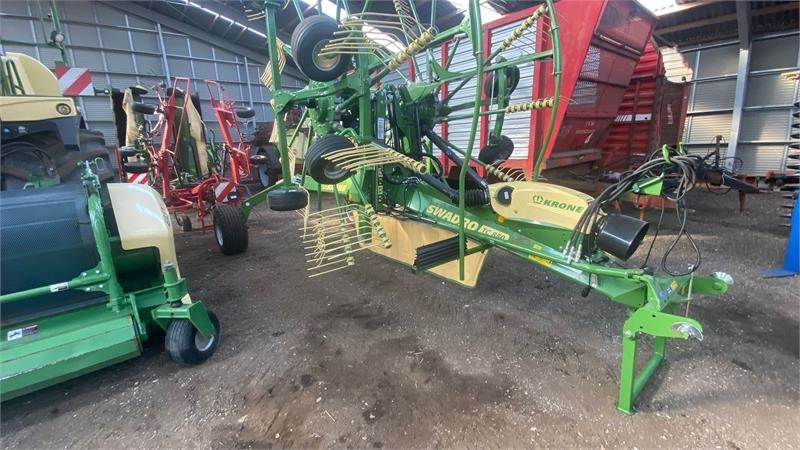 Krone SWADRO TC880 rive Plus - Voltafieno: foto 1 Krone SWADRO TC880 rive Plus - Voltafieno: foto 1