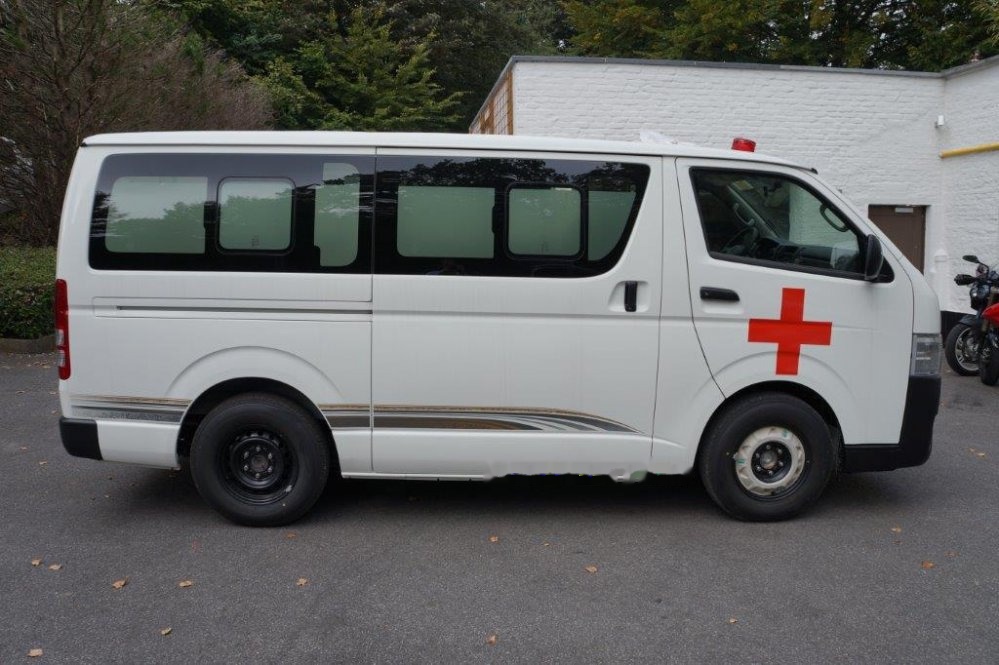 Toyota Hiace STANDARD ROOF ambulance 2.5L Diesel Manual - Minibus, Pulmino: foto 3 Toyota Hiace STANDARD ROOF ambulance 2.5L Diesel Manual - Minibus, Pulmino: foto 3